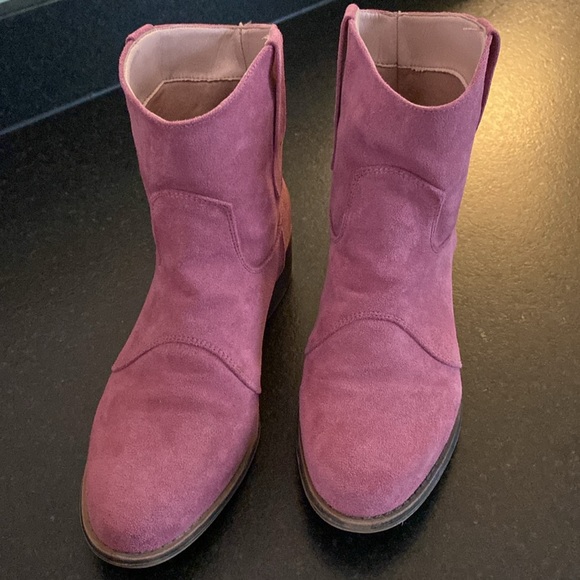 PINK BOOTIES!!!🌸🔥🌸🔥🌸🔥🌸 - Picture 2 of 5